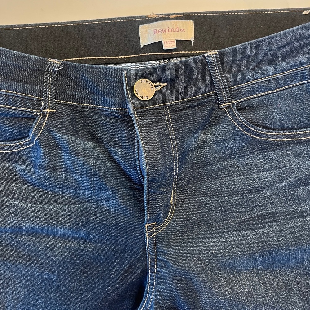 Rewind Women’s Skinny Jeans. Size 15/32.